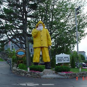 Browns Wharf Inn